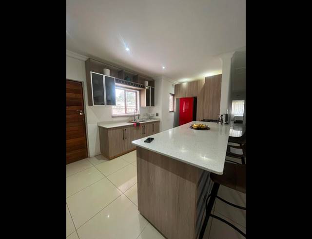 4 BEDROOM HOUSE FOR SALE IN OSLO BEACH